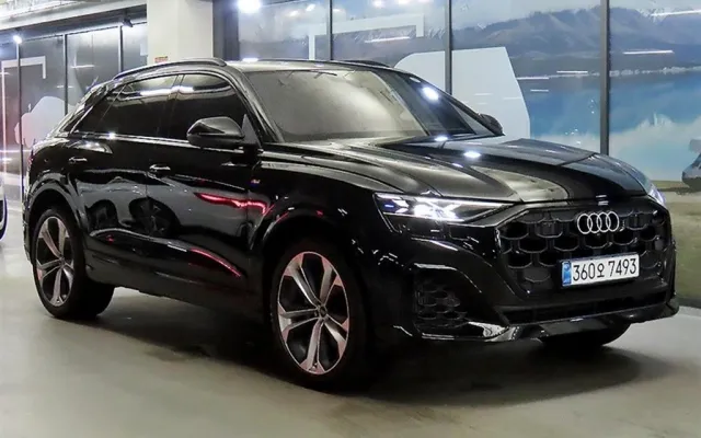 수원무직자중고차전액할부 Q8 55 TFSI 콰트로 프리미엄 매물 사진 4 - 2026/04 2,174km